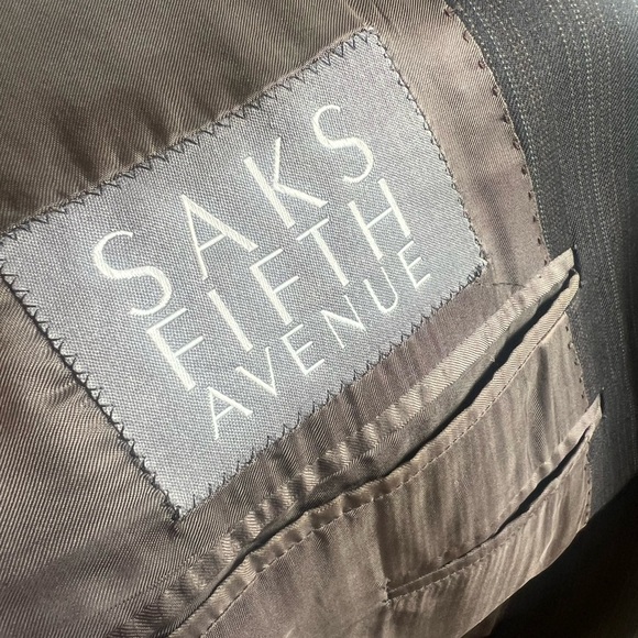 Corneliani men’s suit Italian made perfect condition. Black pin stripe - Picture 8 of 16